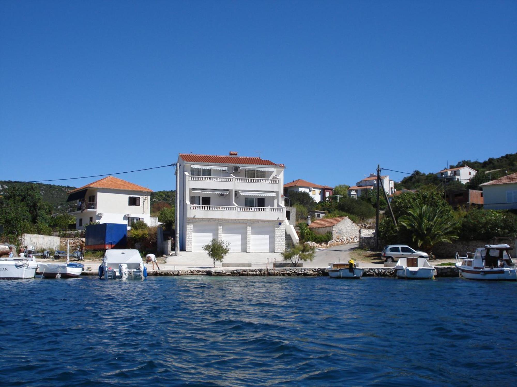 Apartments Mirko Vinišće 外观 照片